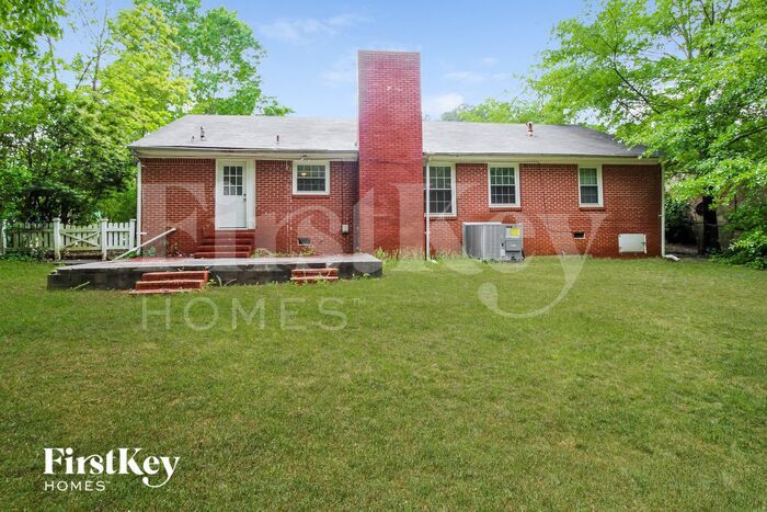 Building Photo - 902 Morrow Rd