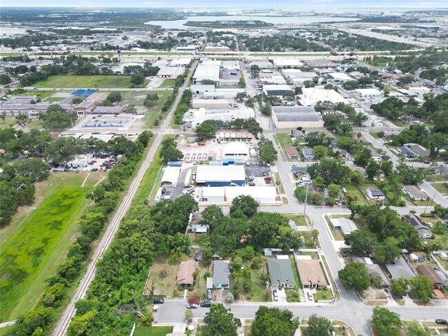 Building Photo - 3607 E 24th Ave