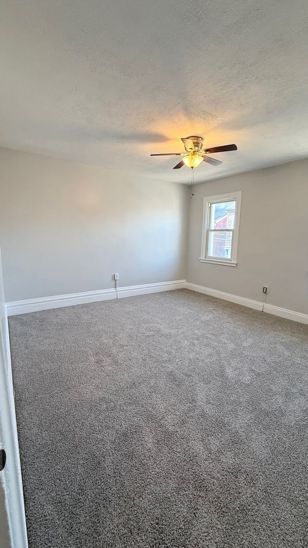 Building Photo - Spacious Townhome in Lawrenceville for Rent- Hardwood Floors and Large Backyard!