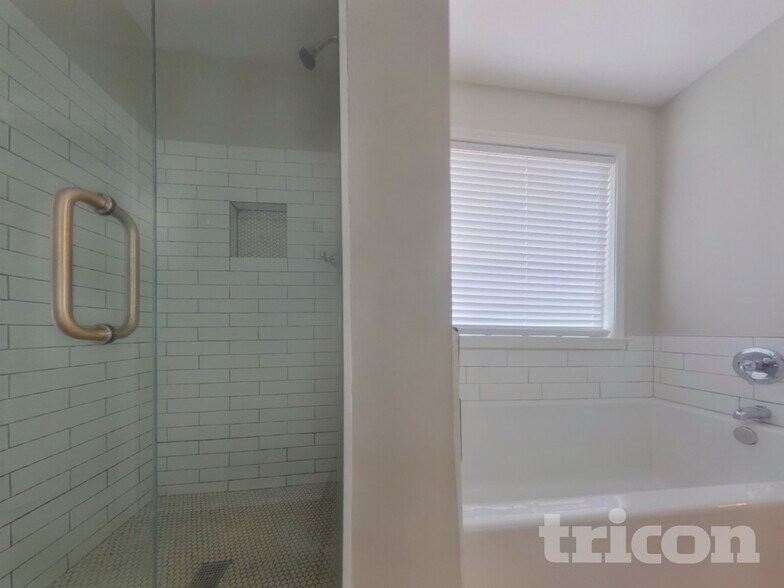 Building Photo - 5275 Argyll Ln