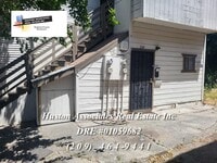 Building Photo - 244 N Pilgrim St