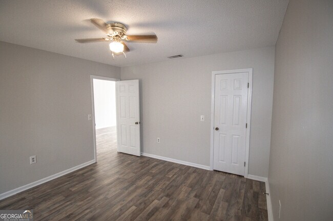 Building Photo - 140 Lanier Dr