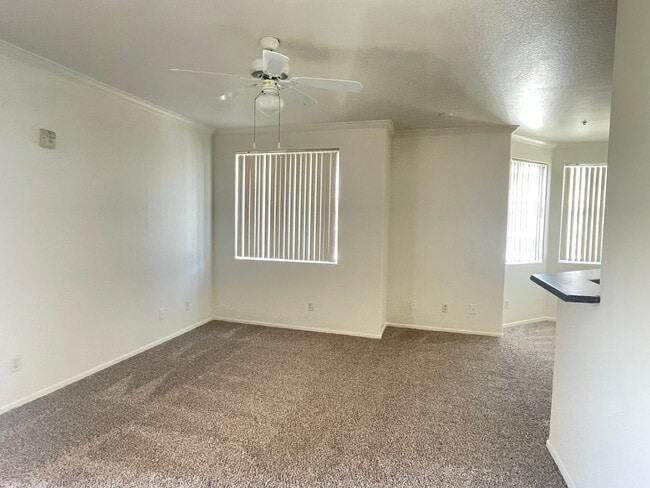 Building Photo - MOVE IN SPECAIL OAC-NEW CARPET AND PAINT, 2 bed/2 bath/ 1 CG/ Overlooking beautiful pool
