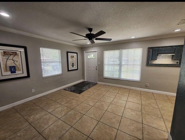 Building Photo - 3409 Sloan Rd