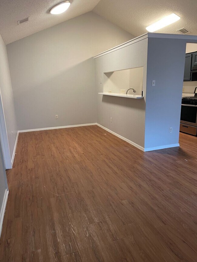 Building Photo - Leafield - JLCC