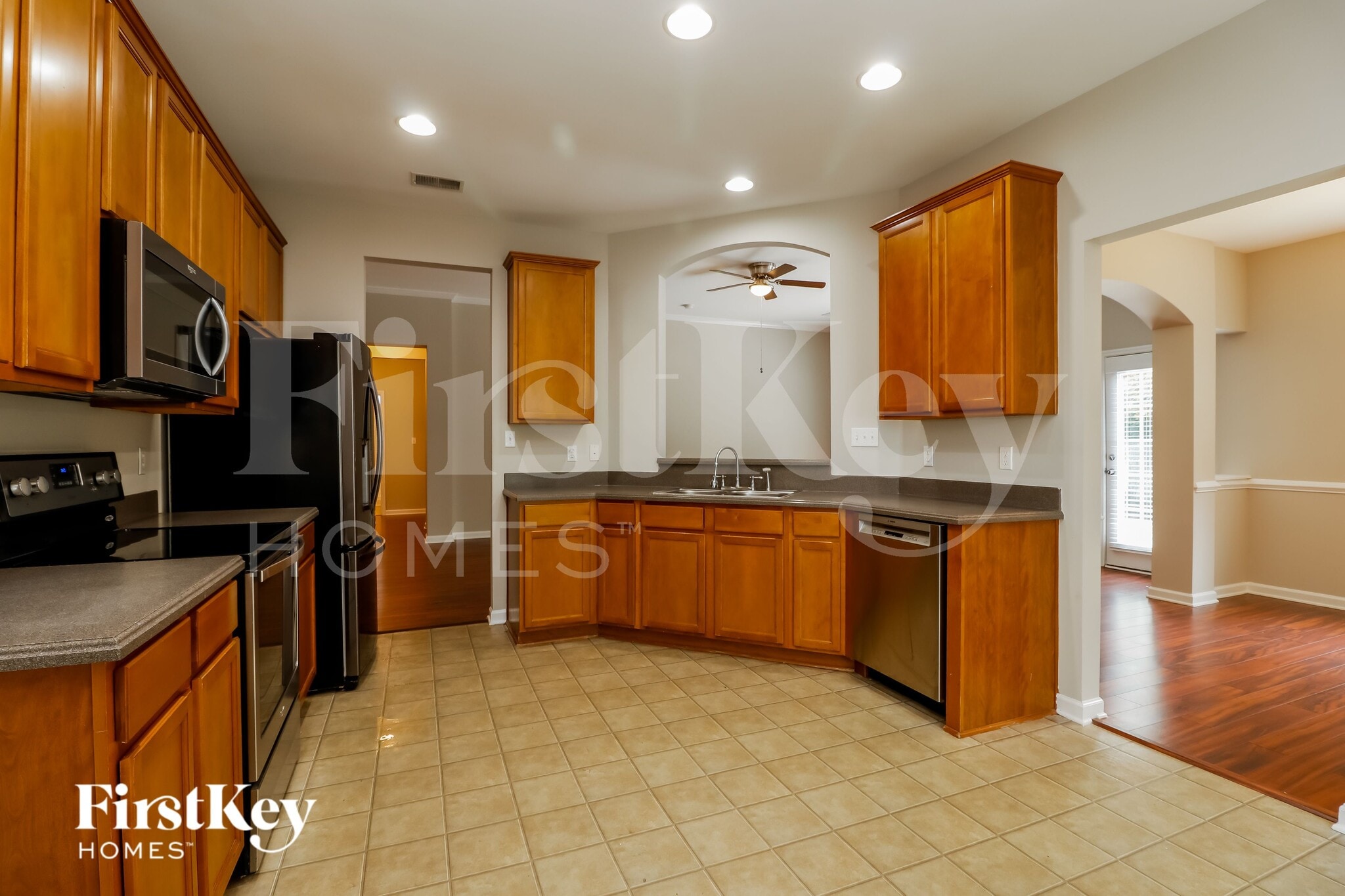 Building Photo - 9661 Pebble Creek Blvd