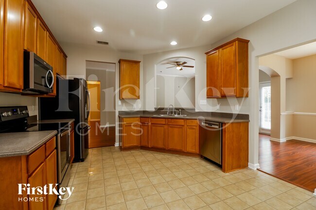 Building Photo - 9661 Pebble Creek Blvd