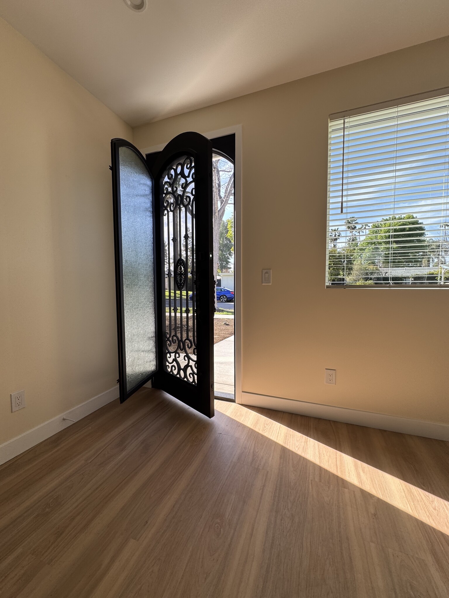 Steel door with privacy Glass and screen - 19801 Gilmore St