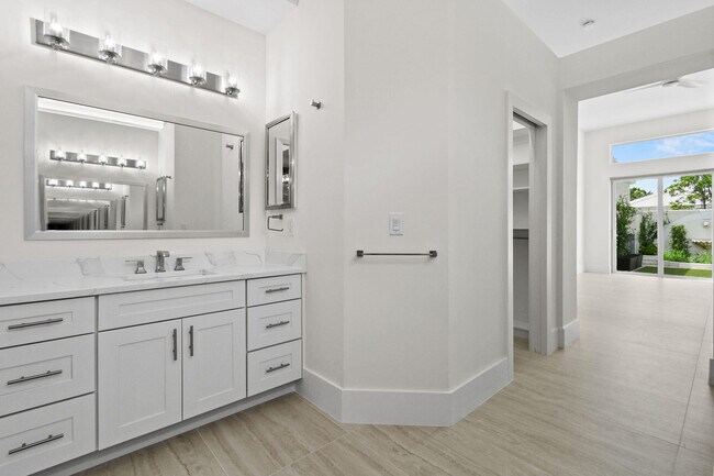 Building Photo - 118 Coral Cay Dr