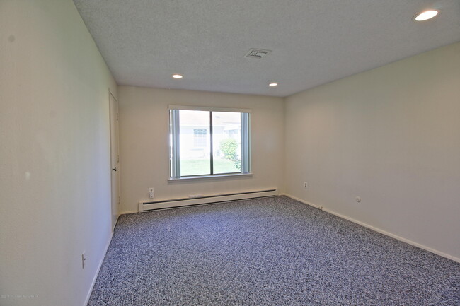 Building Photo - 137B Cistus Plaza