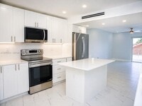 Building Photo - 2750 W 76th St