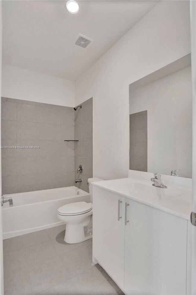 Building Photo - 252 SW 159th Terrace
