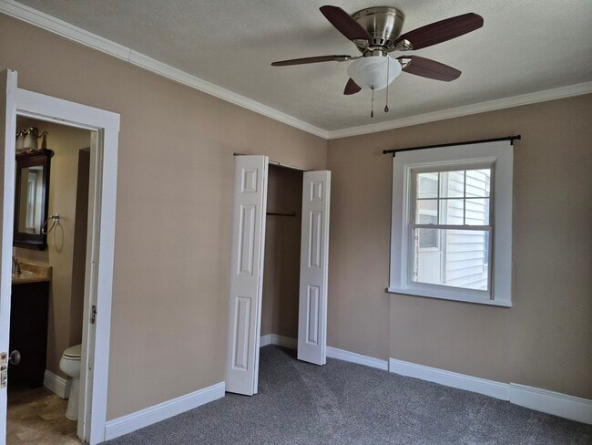 Building Photo - 136 N Mantua St