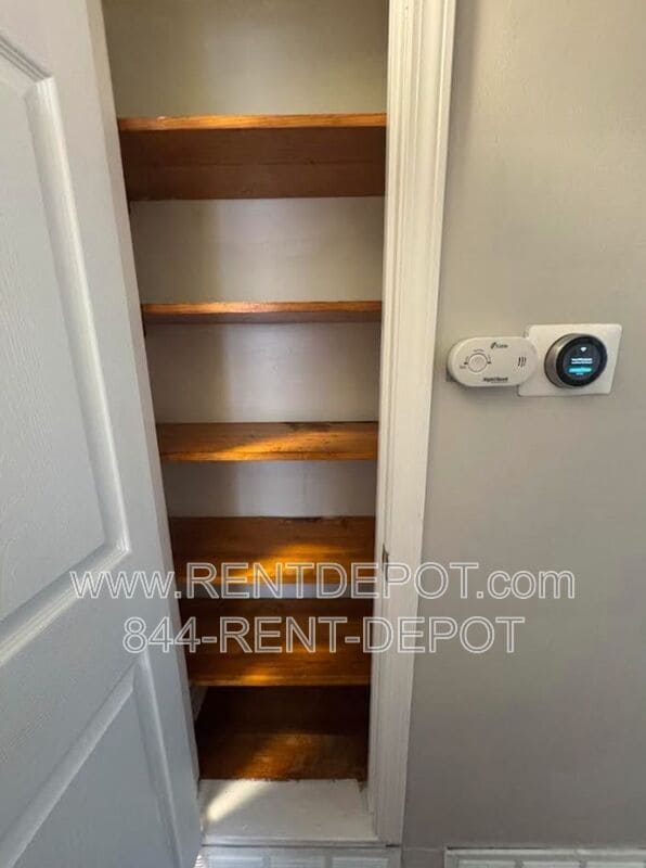 Building Photo - 1303 S St James Blvd