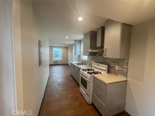 Building Photo - 1413 E 53rd St