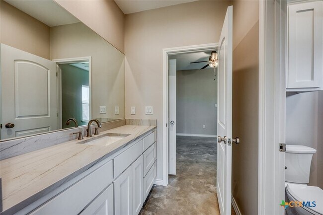 Building Photo - 1516 Stonecrest Dr