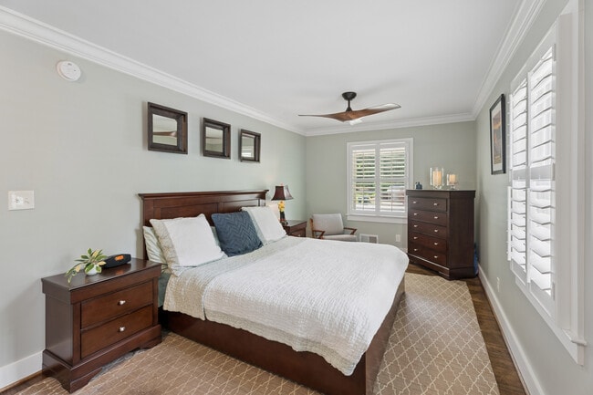 Building Photo - 4097 Longview Dr