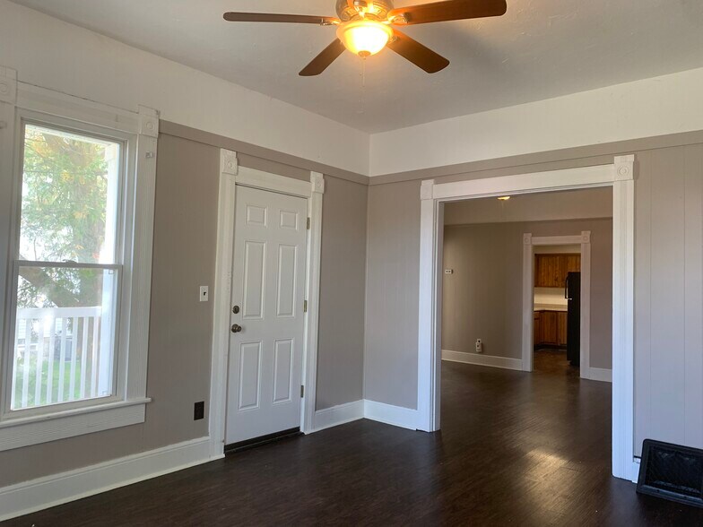 Building Photo - 206 Lafayette Rd