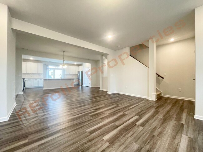 Building Photo - Charming 3 Story 4 Bedrooms with 1st Floor Guest Suite Townhome @ Smith Farm, Apex, Available Now!