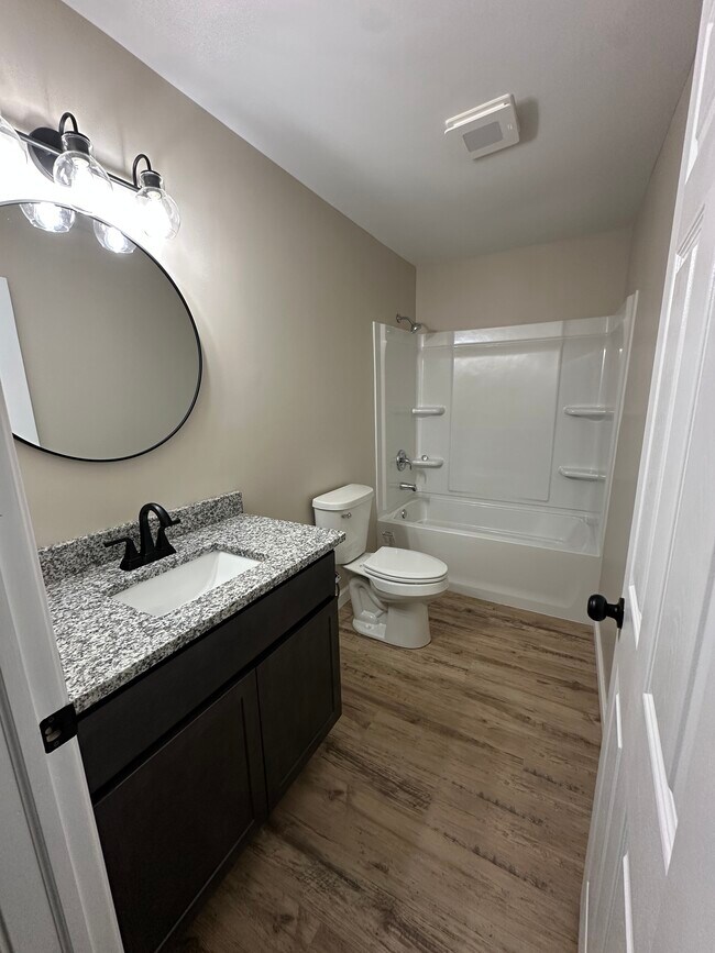 Building Photo - gregg st 2 bedroom