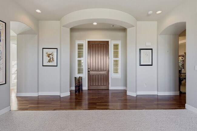 Building Photo - Elegant Arrowcreek Home!