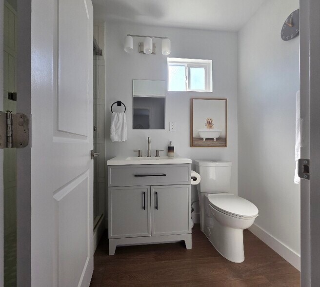 Building Photo - 6611 Winnetka Ave