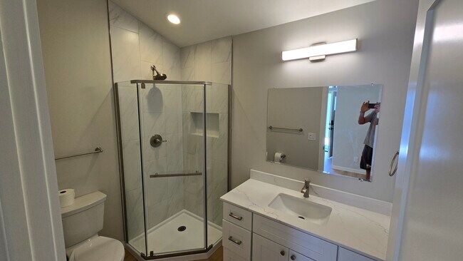 Building Photo - 738 Locust St