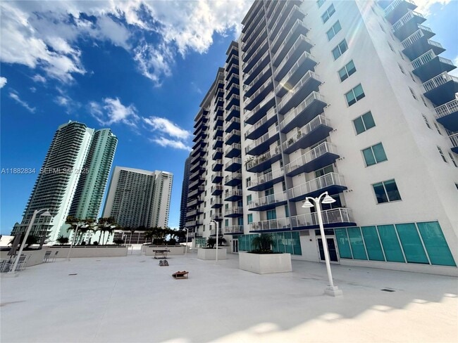 Building Photo - 275 NE 18th St