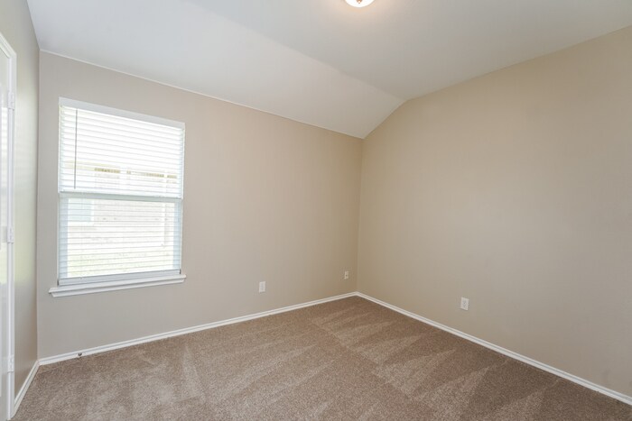 Building Photo - 1302 Havenrock Dr