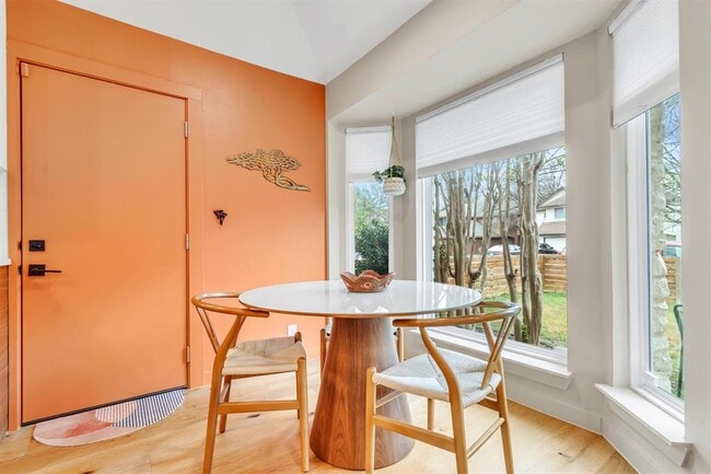 Building Photo - 9700 Sugar Hill Dr