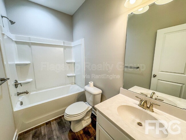 Building Photo - 1400 S Taylor St