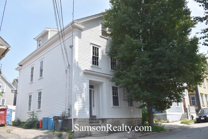Primary Photo - 104 Sheldon St