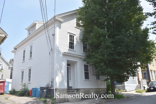 Building Photo - 104 Sheldon St