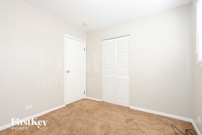 Building Photo - 760 Larkdale Row