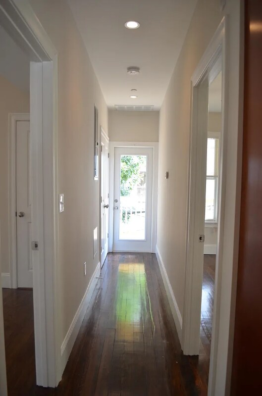 Building Photo - 5 Sudan St