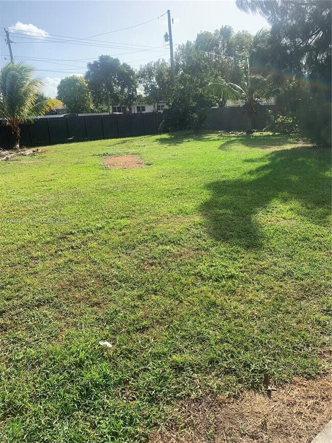 Building Photo - 30900 SW 189th Ave