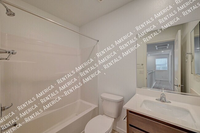 Building Photo - 374 Quail Finch Dr