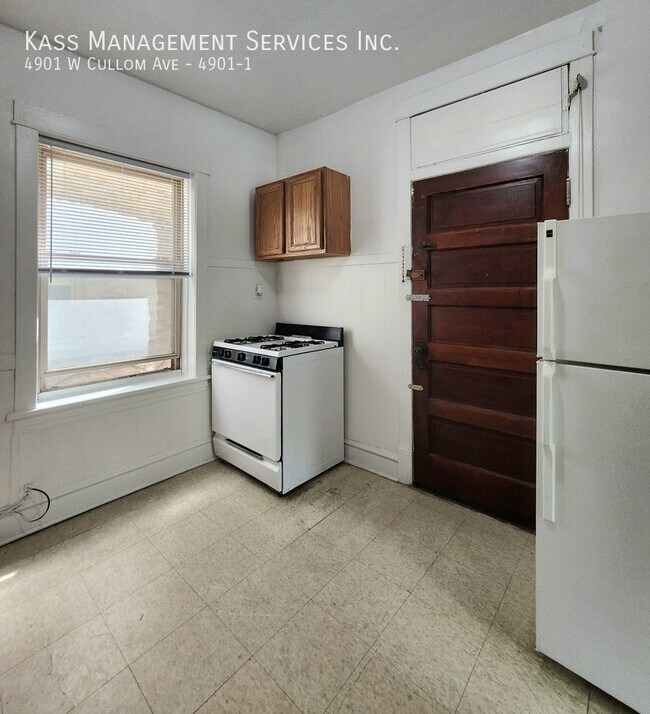 Building Photo - 4901 W Cullom Ave