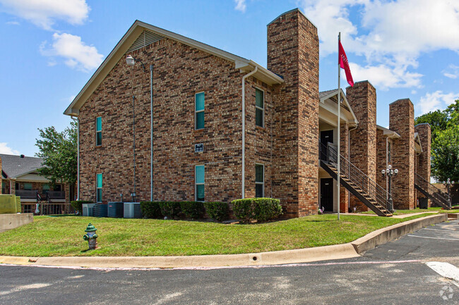 Building Photo - Towne Lake Apartments