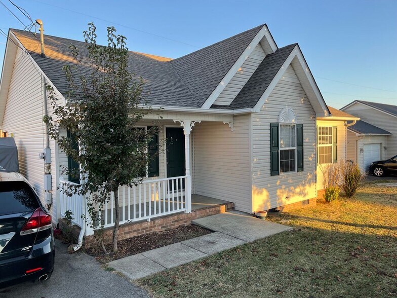 Building Photo - 1604 Baucom Dr