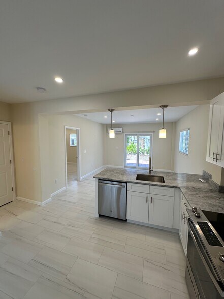 Building Photo - 191 Anchorage St