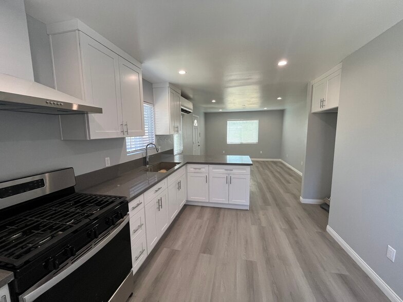 Kitchen - 44979 15th St W