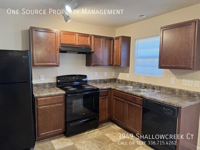 Building Photo - 3949 Shallowcreek Ct