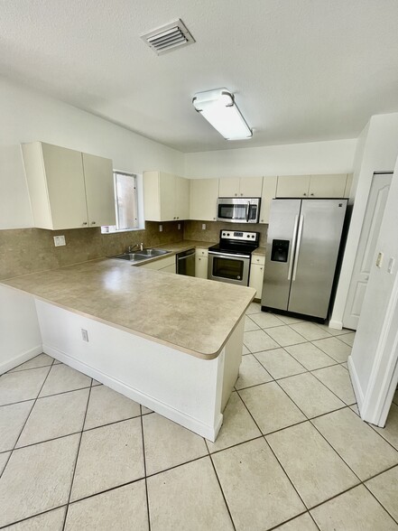 Building Photo - 21477 SW 85th Psge