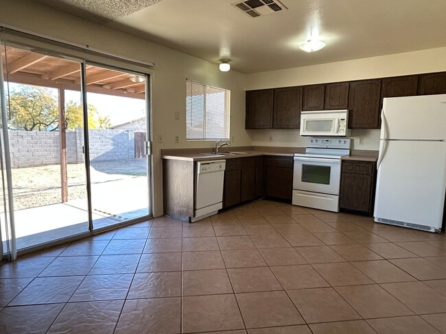 Building Photo - Tempe 3Bed, 2Bath Single Story Home