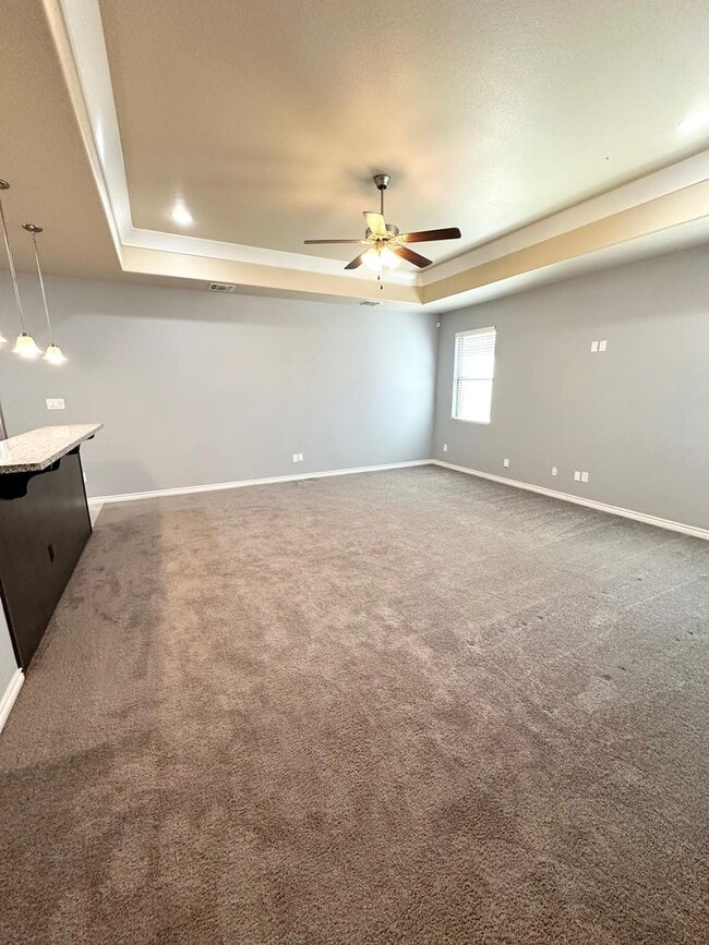 Building Photo - 3 Bed 2 Bath Ready to Rent ASAP! Granite/ Large Master Bedroom!