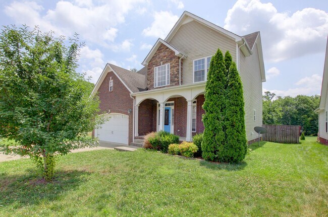 Building Photo - 716 Cavalier Dr