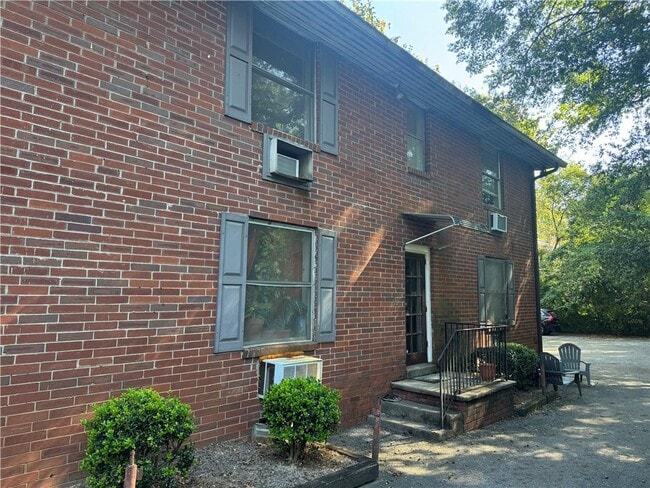 Building Photo - 855 Charles Allen Dr NE