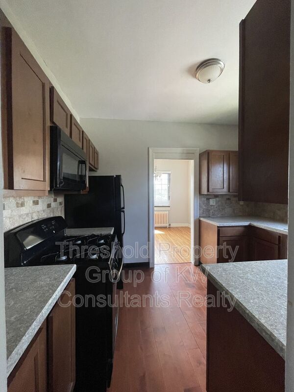 Building Photo - 2208 Arlington Ave