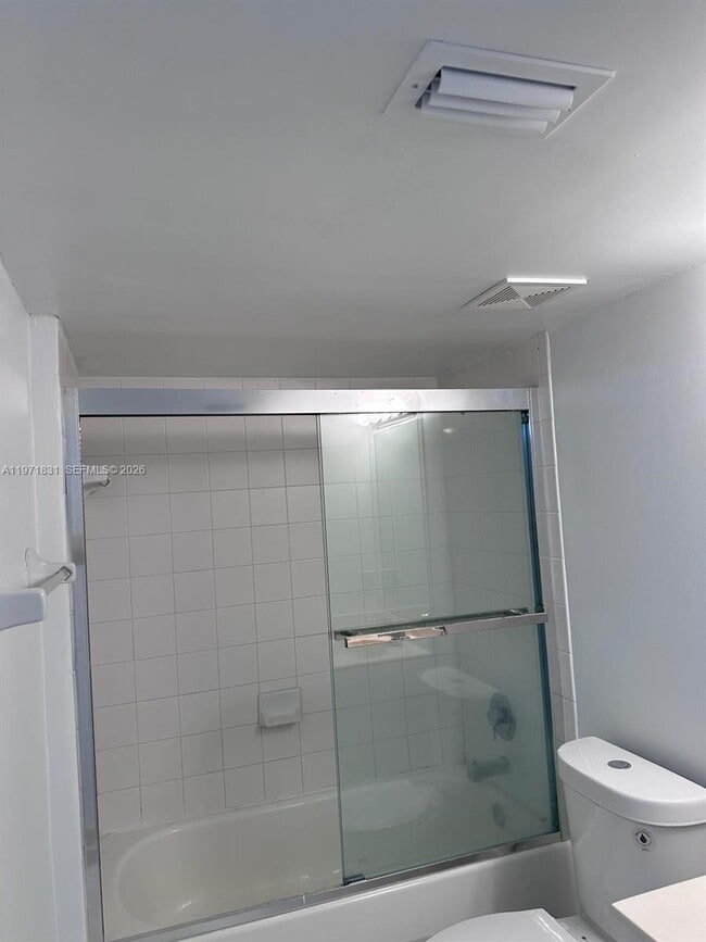 Building Photo - 2931 SE 13th Ave